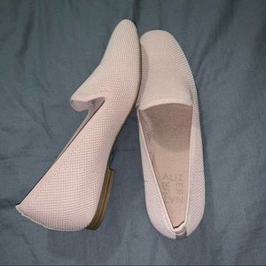 Light pink Naturalizer knit loafer NEVER WORN